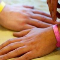 Start in afaceri: Bratara care te atentioneaza cand nivelurile UV cresc peste normal!