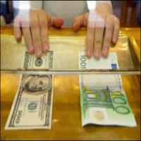 Economii in dolari sau economii in Euro?