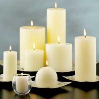 Din ce materiale confectionam lumanarile decorative?