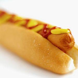 Primii pasi in afaceri: Cum ne deschidem un stand de hot-dog?
