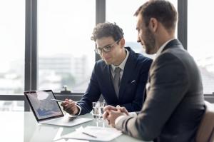 Ce servicii ofera un avocat de drept comercial?