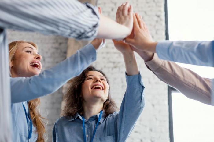 Angajatul modern nu mai vrea doar salariu. Ce oferi in 2026 ca sa iti pastrezi echipa?