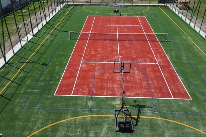 De ce terenul multisport aduce mai mult profit - ai mai multi iubitori de sporturi pe acelasi teren
