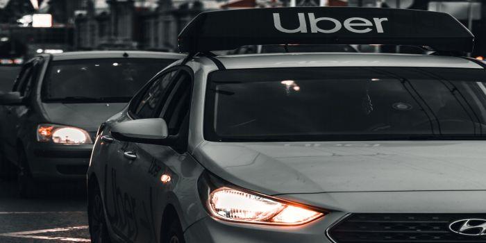 Uber are planuri mari: Se afla in discutii cu companii producatoare de masini